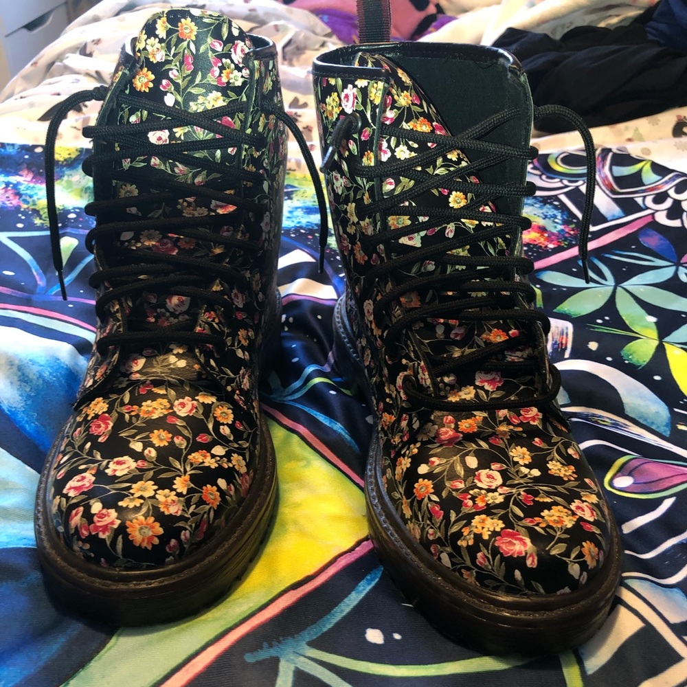 Flower boots